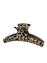 Indlæs billede til gallerivisning Gili - Hårklemme leopard Få på lager