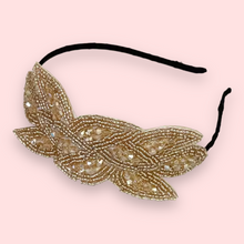 Indlæs billede til gallerivisning Leaf - Hårbøjle med lyse perler