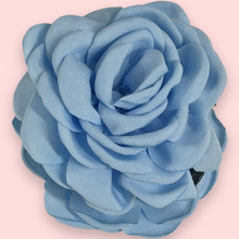 Indlæs billede til gallerivisning Kylie- Blomster hårklemme baby lyseblå