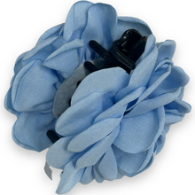 Indlæs billede til gallerivisning Kylie- Blomster hårklemme baby lyseblå