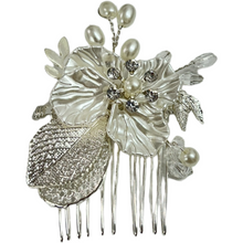 Indlæs billede til gallerivisning Ellen- Lille hårkam Silver med hvid blomst, guld blade med sten og perler
