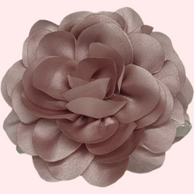 Indlæs billede til gallerivisning Kylie - Rosa satin blomstrer hårklemme