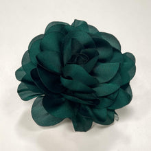 Indlæs billede til gallerivisning Kylie - Grøn satin blomstrer hårklemme
