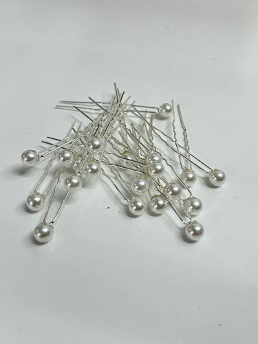Hårnåle sæt med hvide perler 20 stk i sølvfarvet
